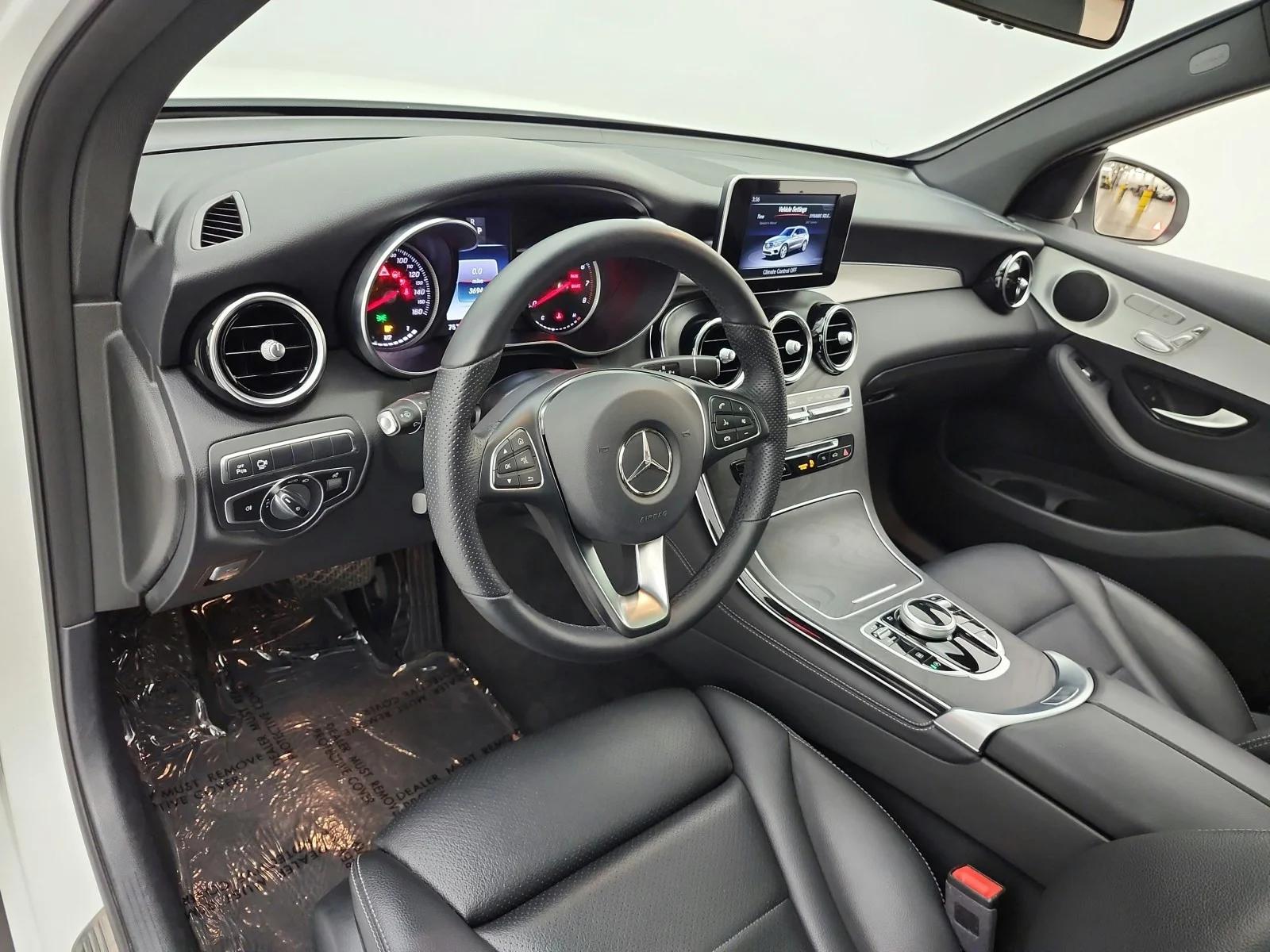 Used 2019 Polar White Mercedes-Benz GLC 300 SUV image 9