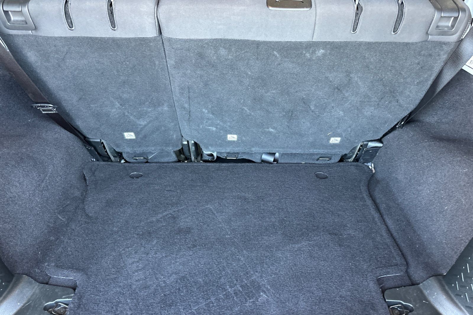 Used 2017 White Jeep Unlimited Sahara image 16