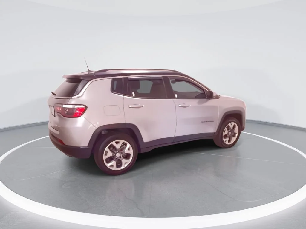 Used 2021 Silver Jeep Limited image 3