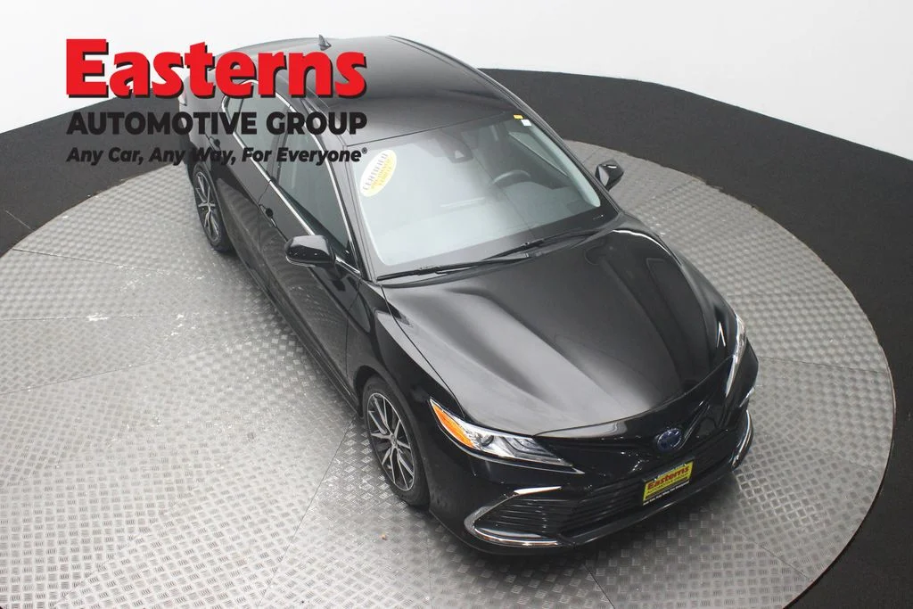 Used 2022 Black Toyota XLE image 3