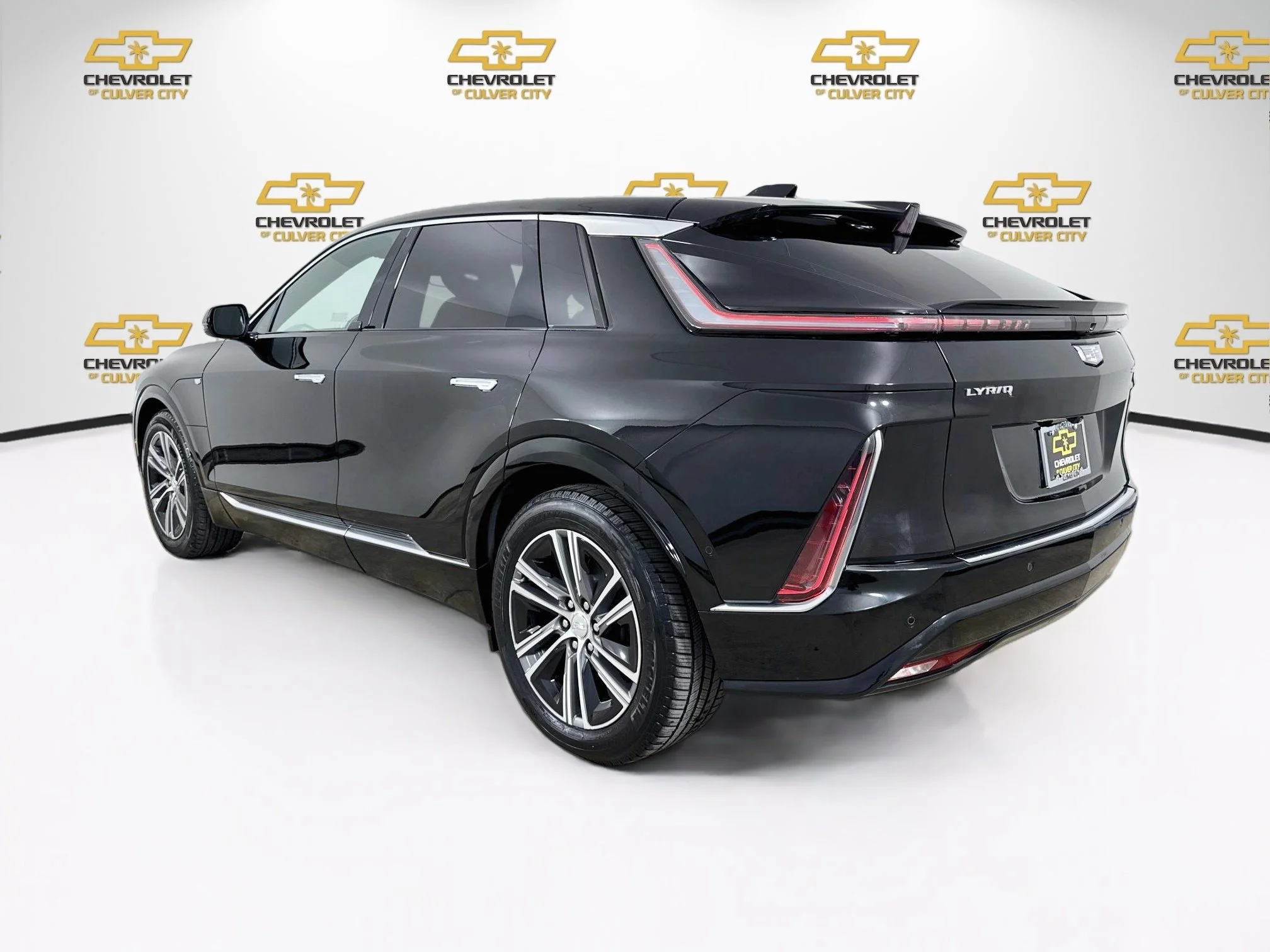 Used 2023 Stellar Black Metallic Cadillac Luxury image 6