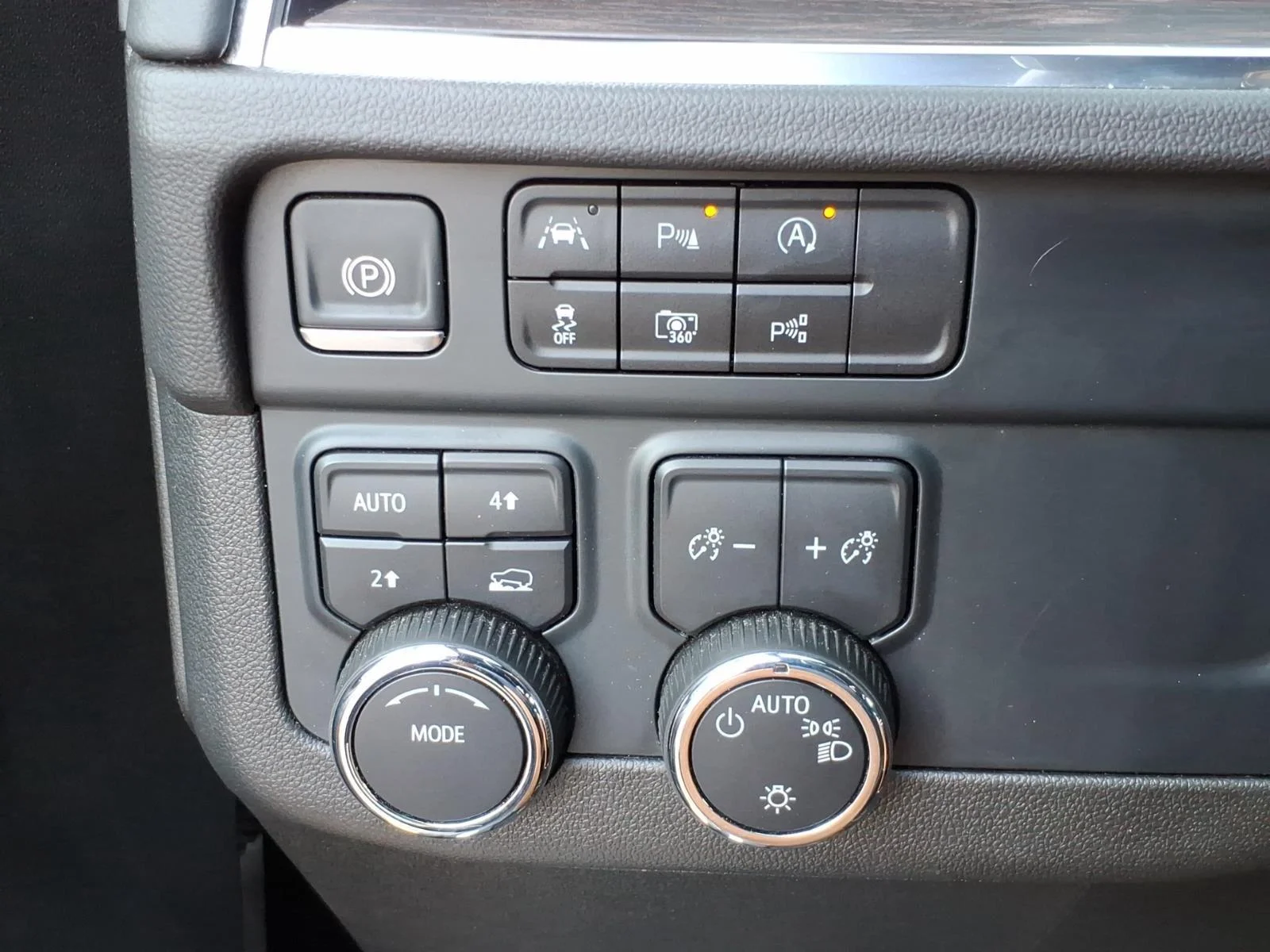 Used 2025 Black Chevrolet LT image 15