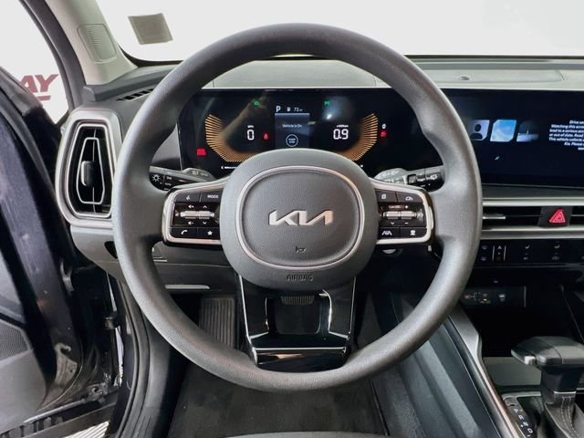 Used 2025  Kia LX image 12