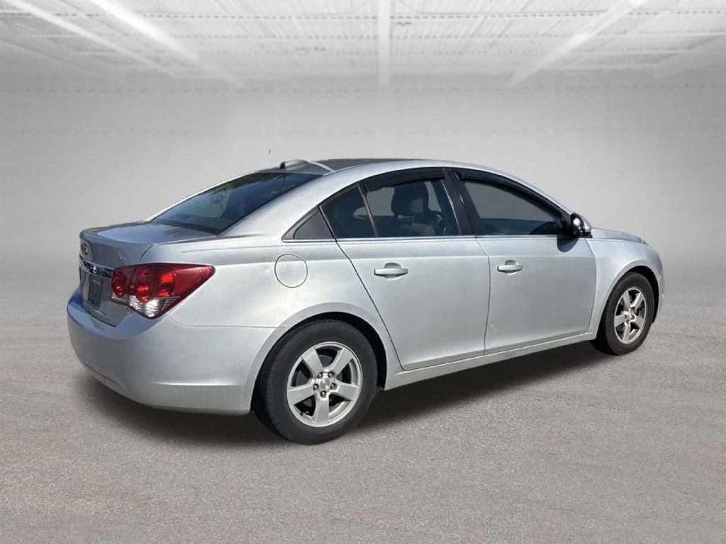 Used 2015 Silver Chevrolet 1LT image 4