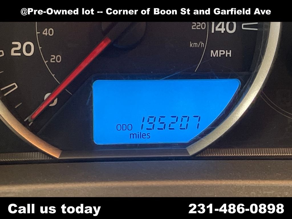 Used 2014 Gray Toyota XLE image 22