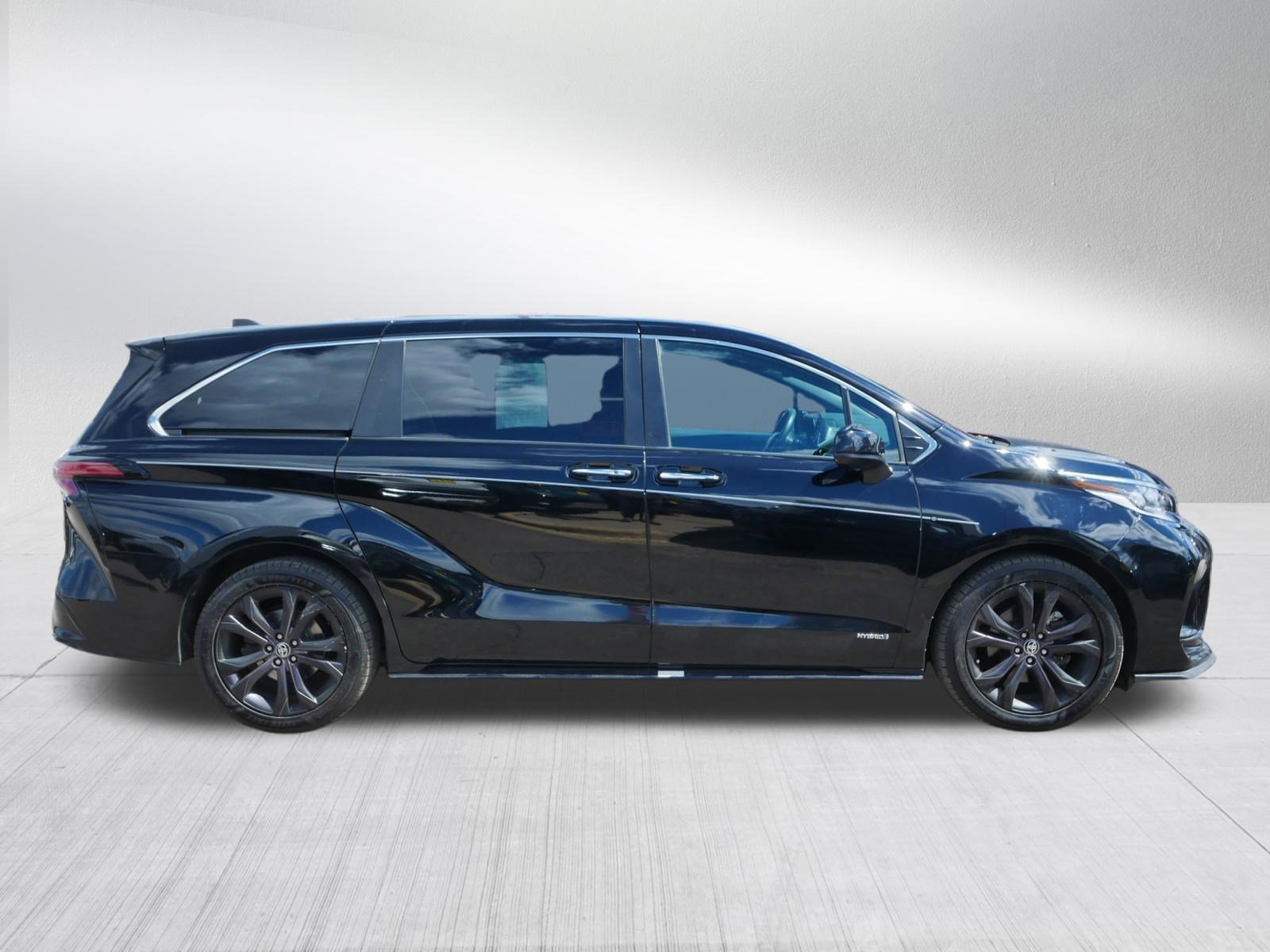 2021 Toyota Sienna XSE - Photo 8