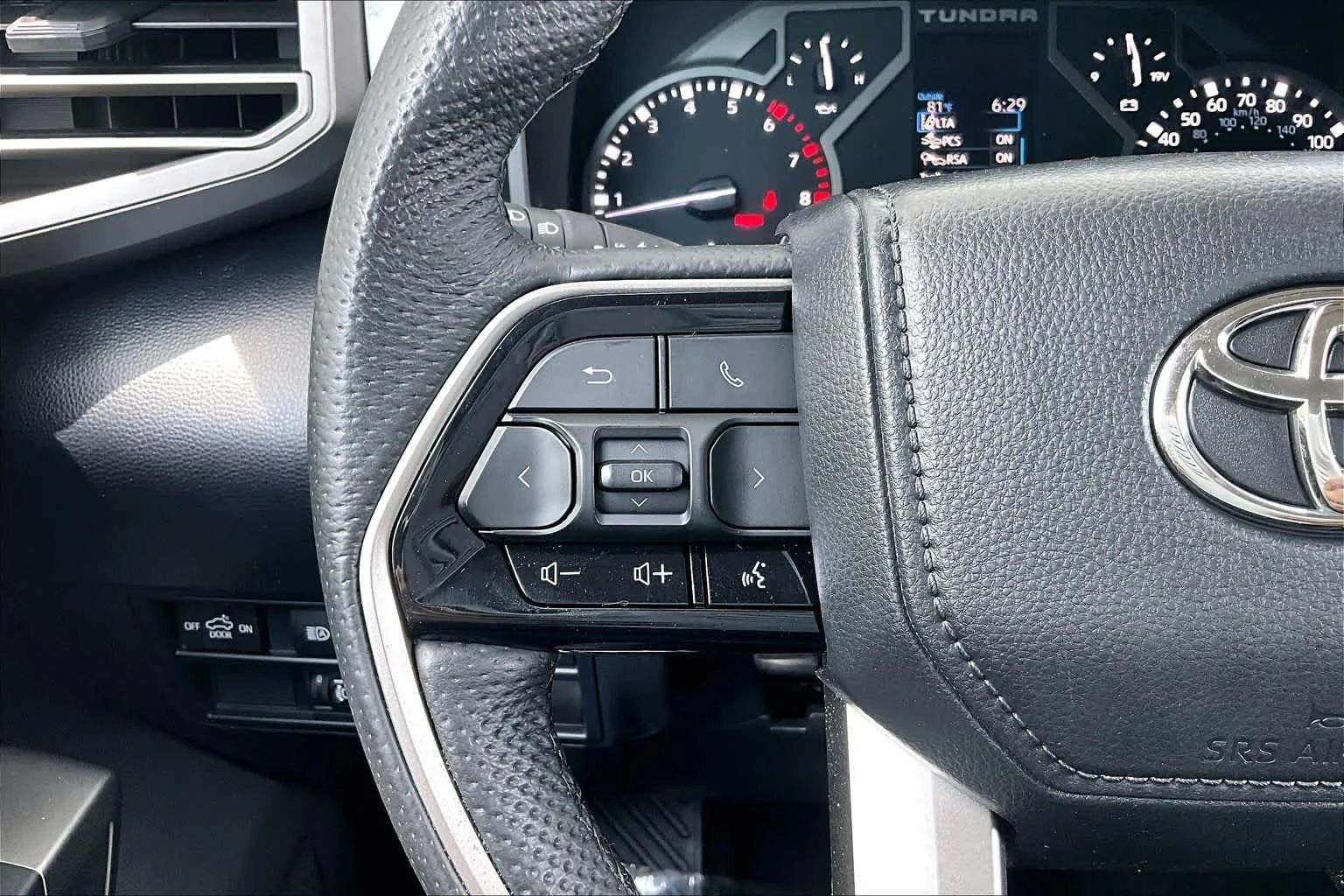 Used 2024 Ice Cap Toyota SR5 image 22