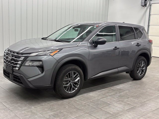 Used 2024 Gray Nissan S image 5