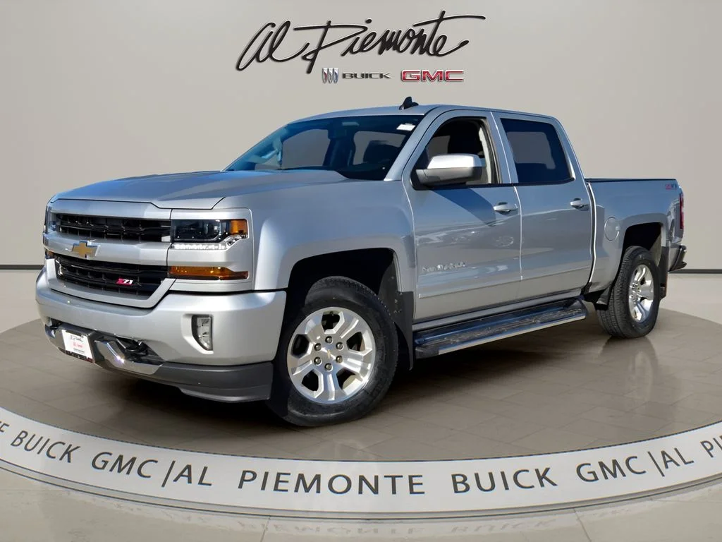 Used 2017 Silver Chevrolet LT image 3