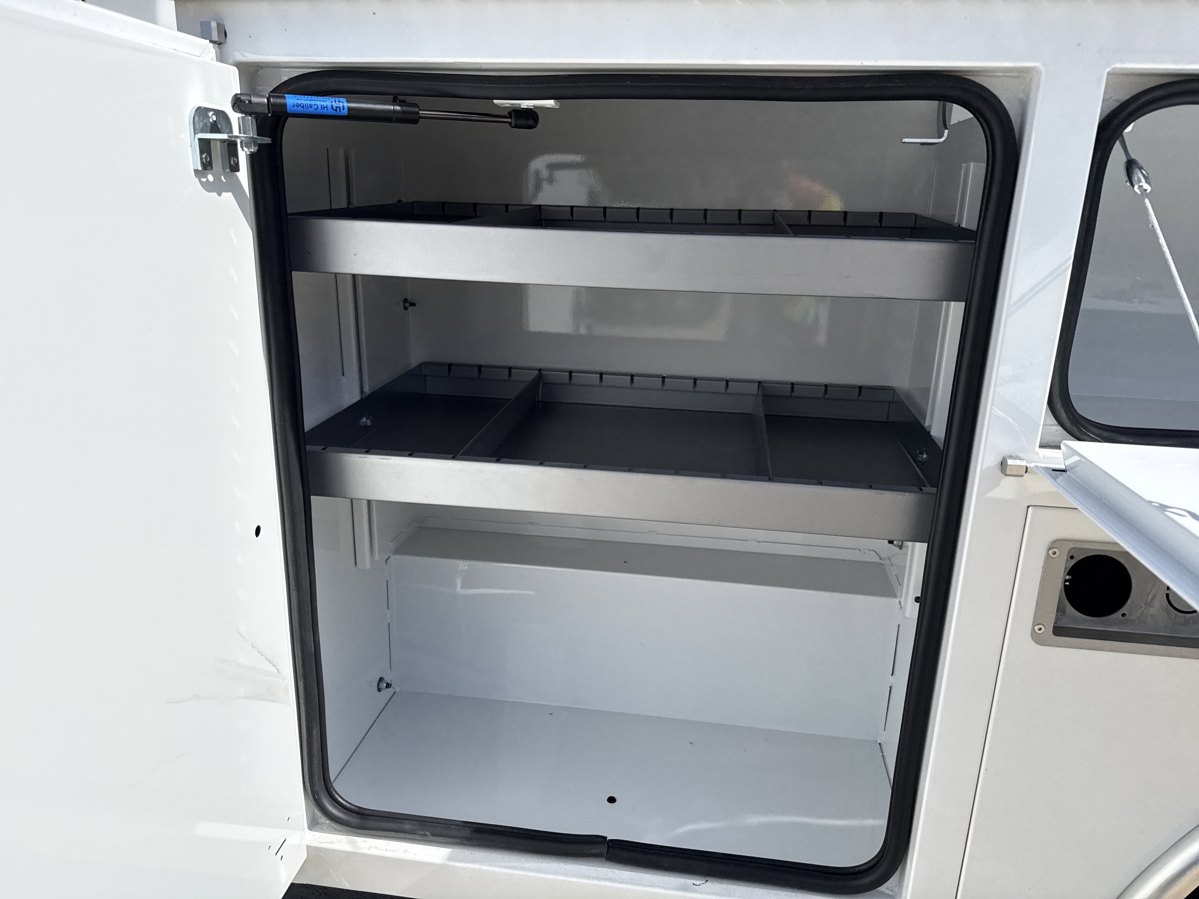 New 2026 Bright White Clear-Coat Exterior Paint RAM Tradesman image 24