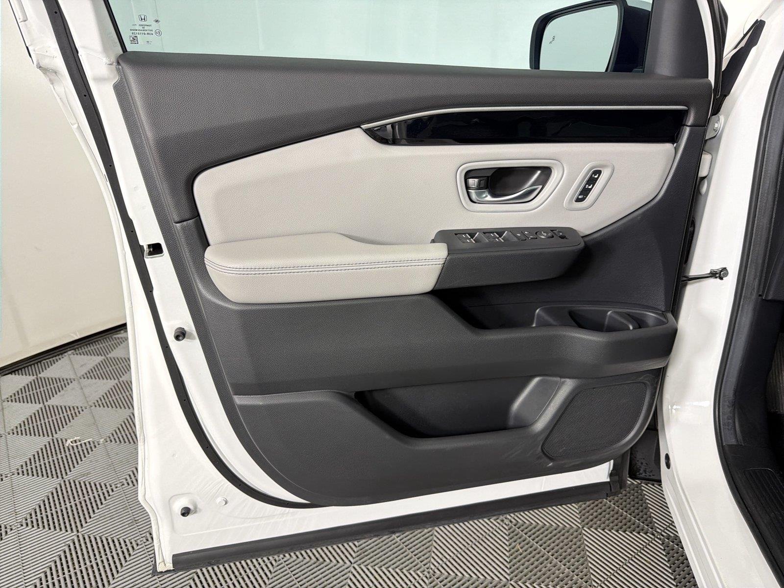 2025 Honda Pilot EX-L - Photo 8