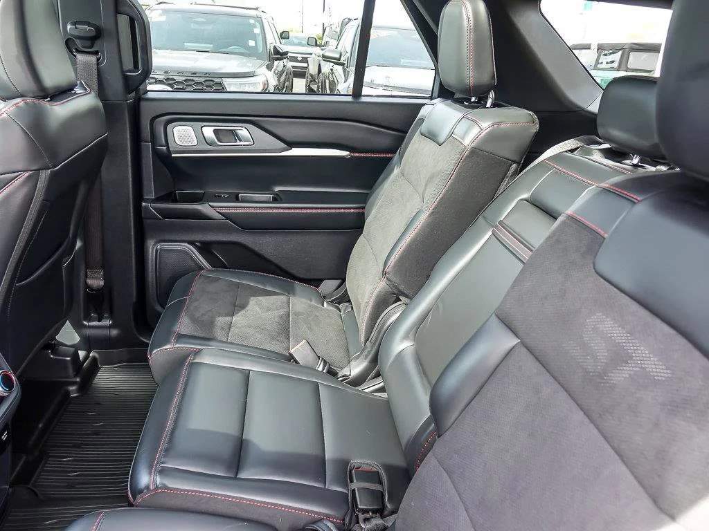 Used 2026 Agate Black Metallic Ford ST image 17