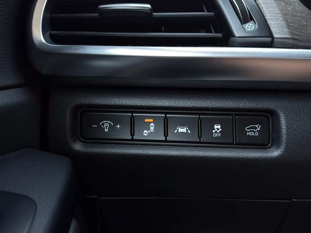 Used 2020 Snow White Pearl Kia EX image 18