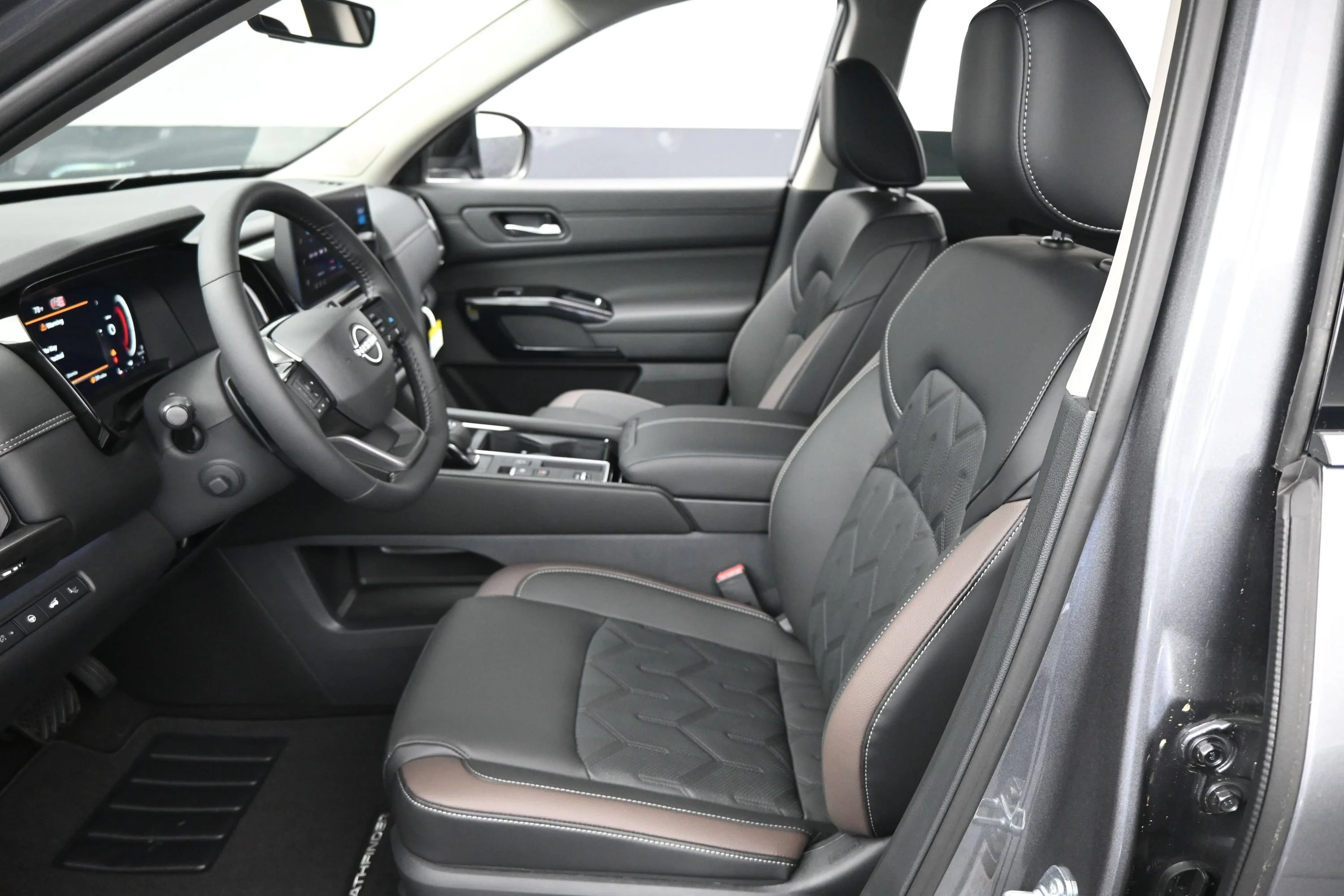 New 2026 Gun Metallic Nissan Platinum image 9