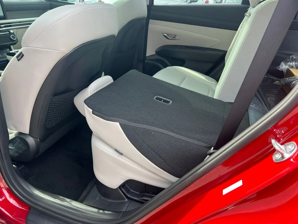Used 2025 Red Hyundai SEL Convenience image 21