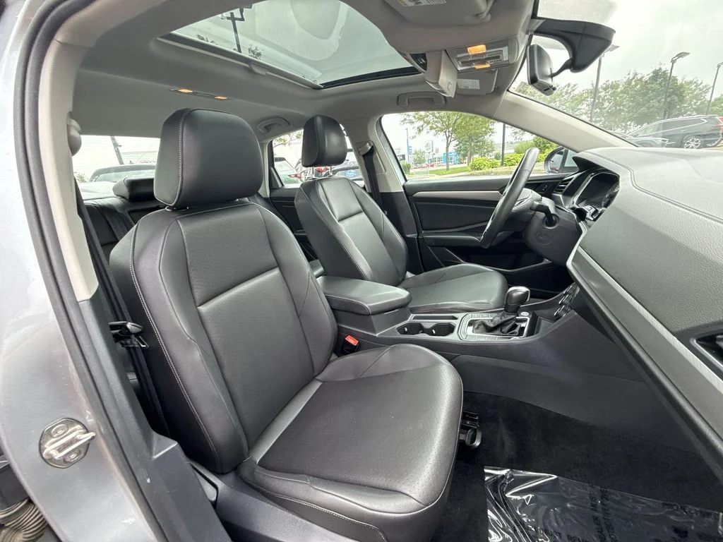 Used 2020 Silver Volkswagen 1.4T SE image 26