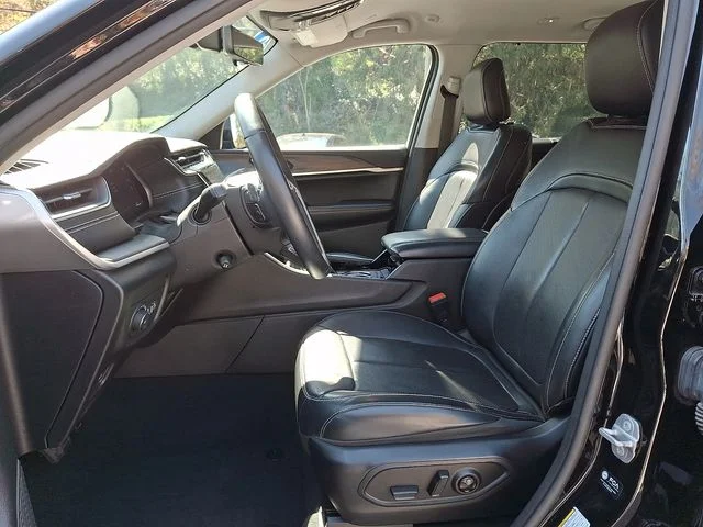 Used 2022 Black Jeep Limited image 16
