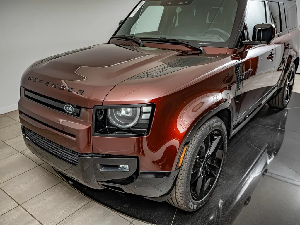 New 2026 Sedona Red Metallic Land Rover X-Dynamic SE image 14