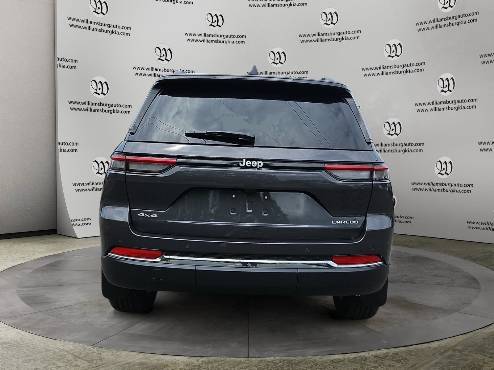 New 2026 Baltic Gray Metallic Clear-Coat Exterior Paint Jeep Laredo image 4