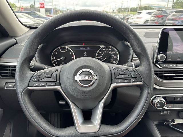 New 2026 White Nissan 2.5 SV image 14