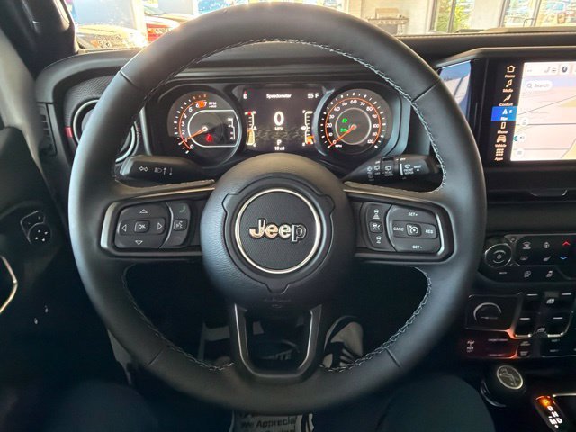 New 2027 Bright White Clearcoat Jeep Rubicon image 30