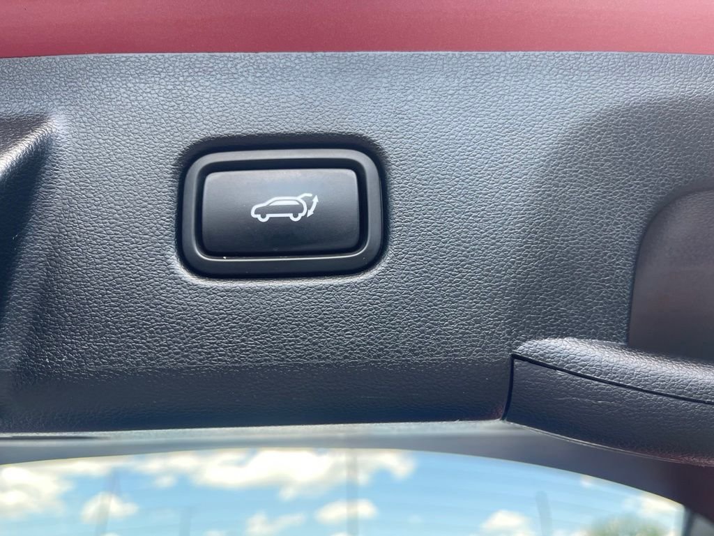 Used 2023 Red Hyundai SEL image 10
