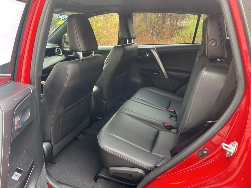 Used 2016 Barcelona Red Metallic Toyota SE image 11