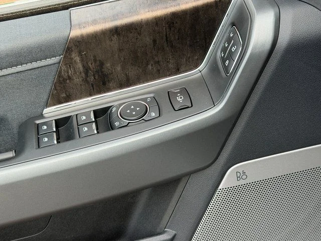 New 2026 Star White Metallic Tri-Coat Ford Lariat image 38