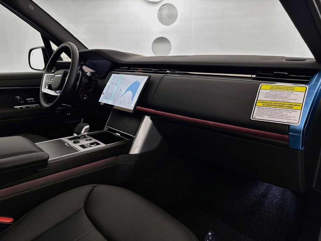 New 2027 Santorini Black Land Rover SE image 31