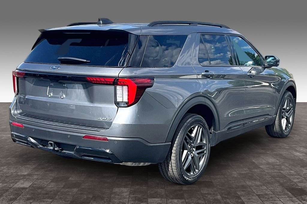 Used 2025 Gray Metallic Ford ST-Line image 29
