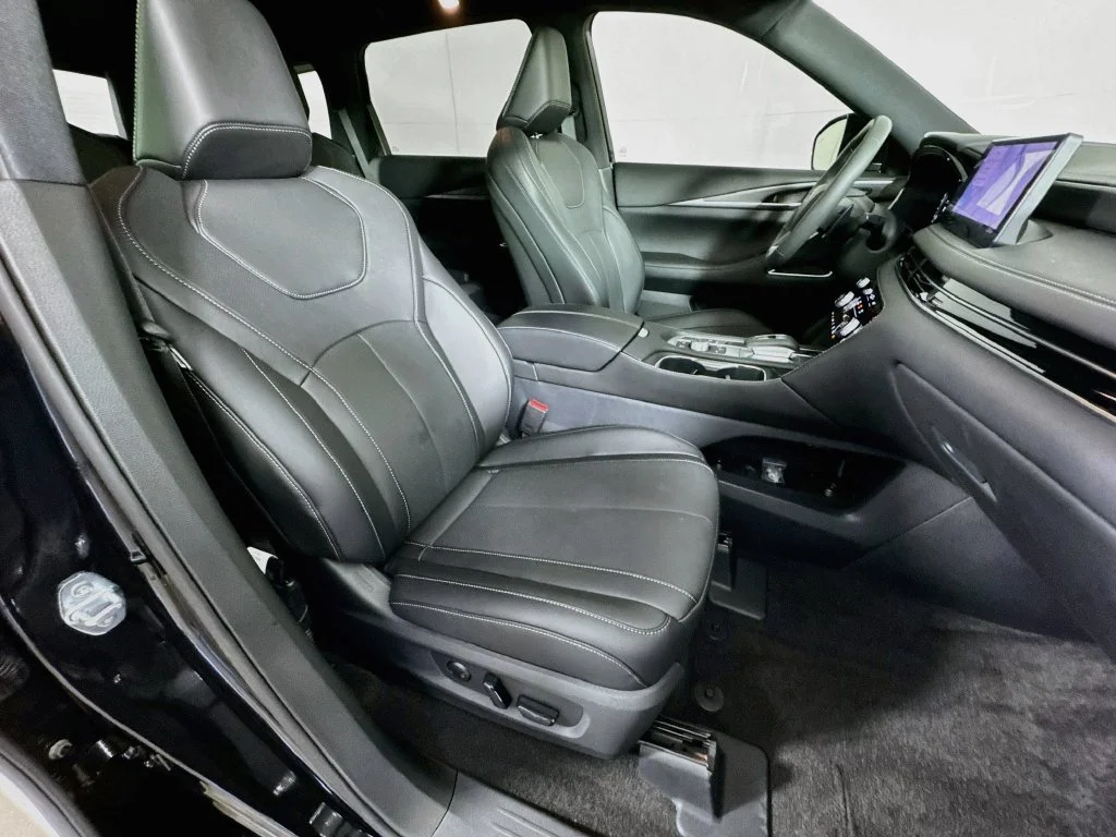 Certified Used 2027 Black INFINITI SPORT image 40