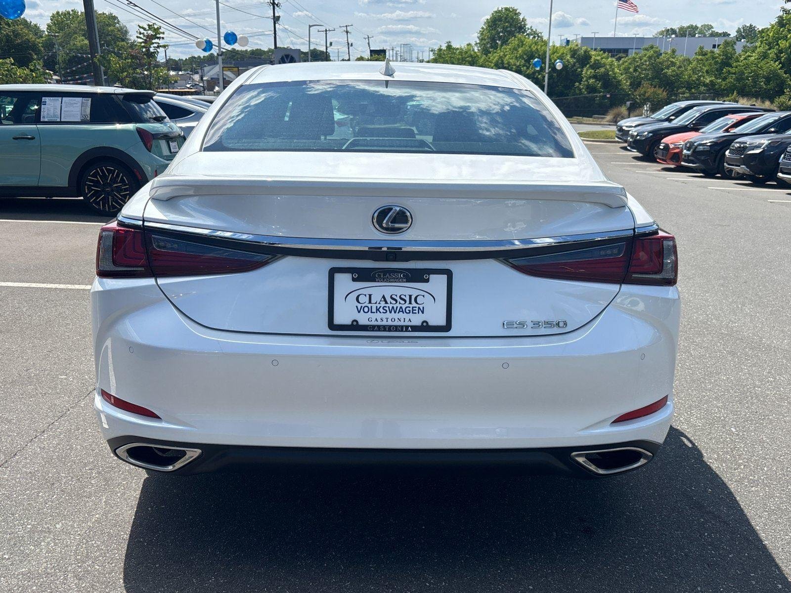 Used 2024 Eminent White Pearl Lexus ES 350 image 4