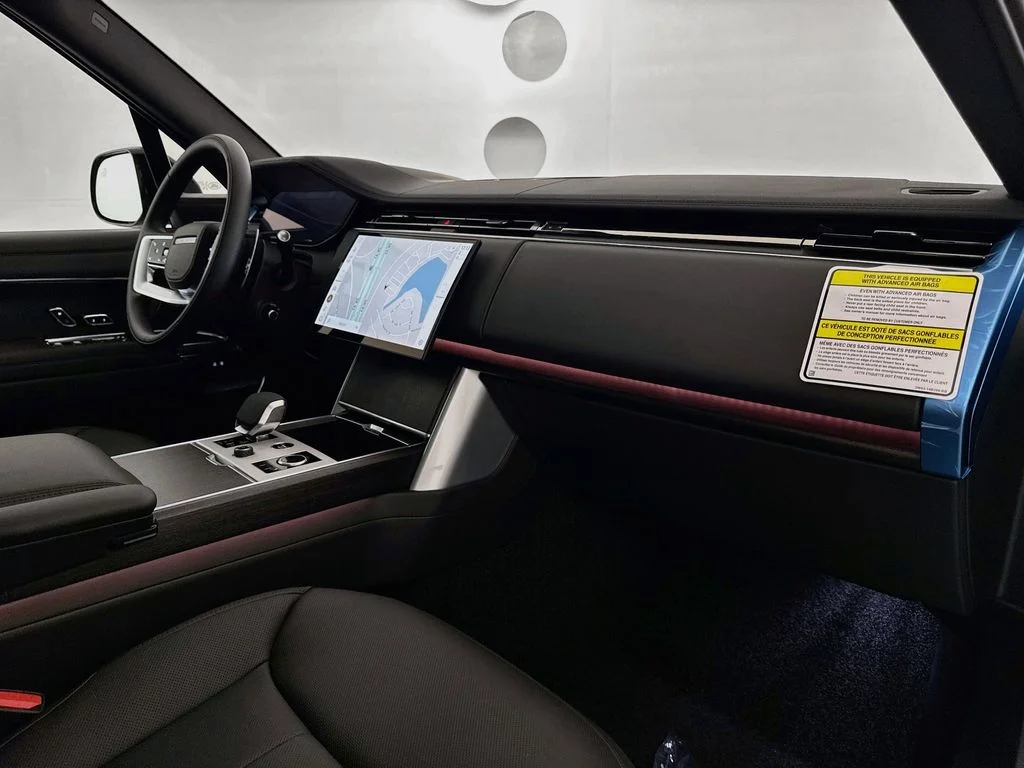 New 2027 Santorini Black Land Rover SE image 31