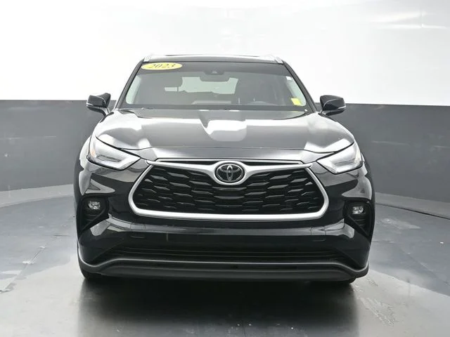 Used 2023 Black Toyota XLE image 2