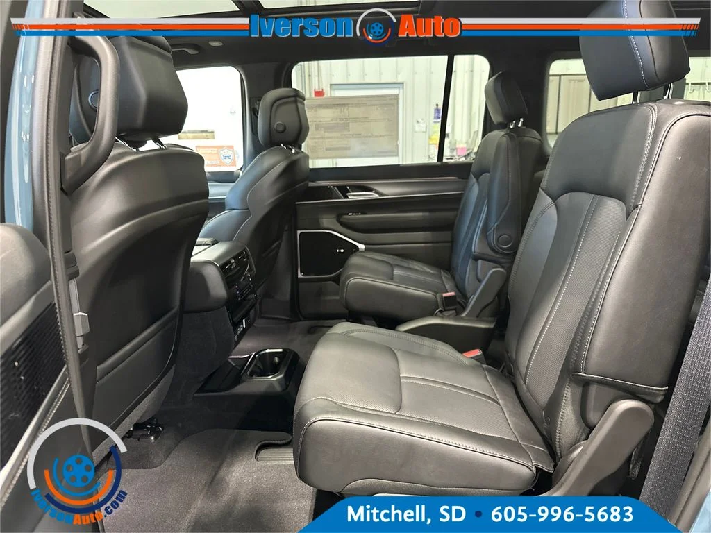 New 2026 Steel Blue Exterior Paint Jeep Limited Altitude image 26