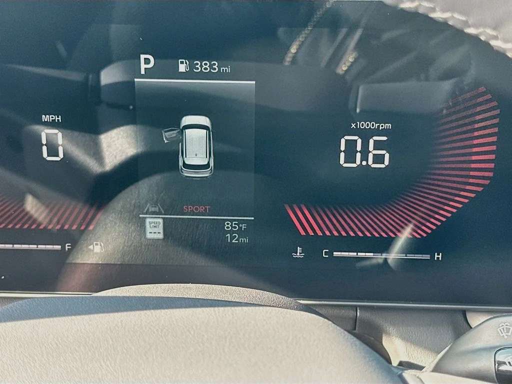 New 2027 Ivory Silver Kia S image 12