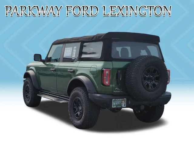 Used 2022 Green Ford Badlands image 3