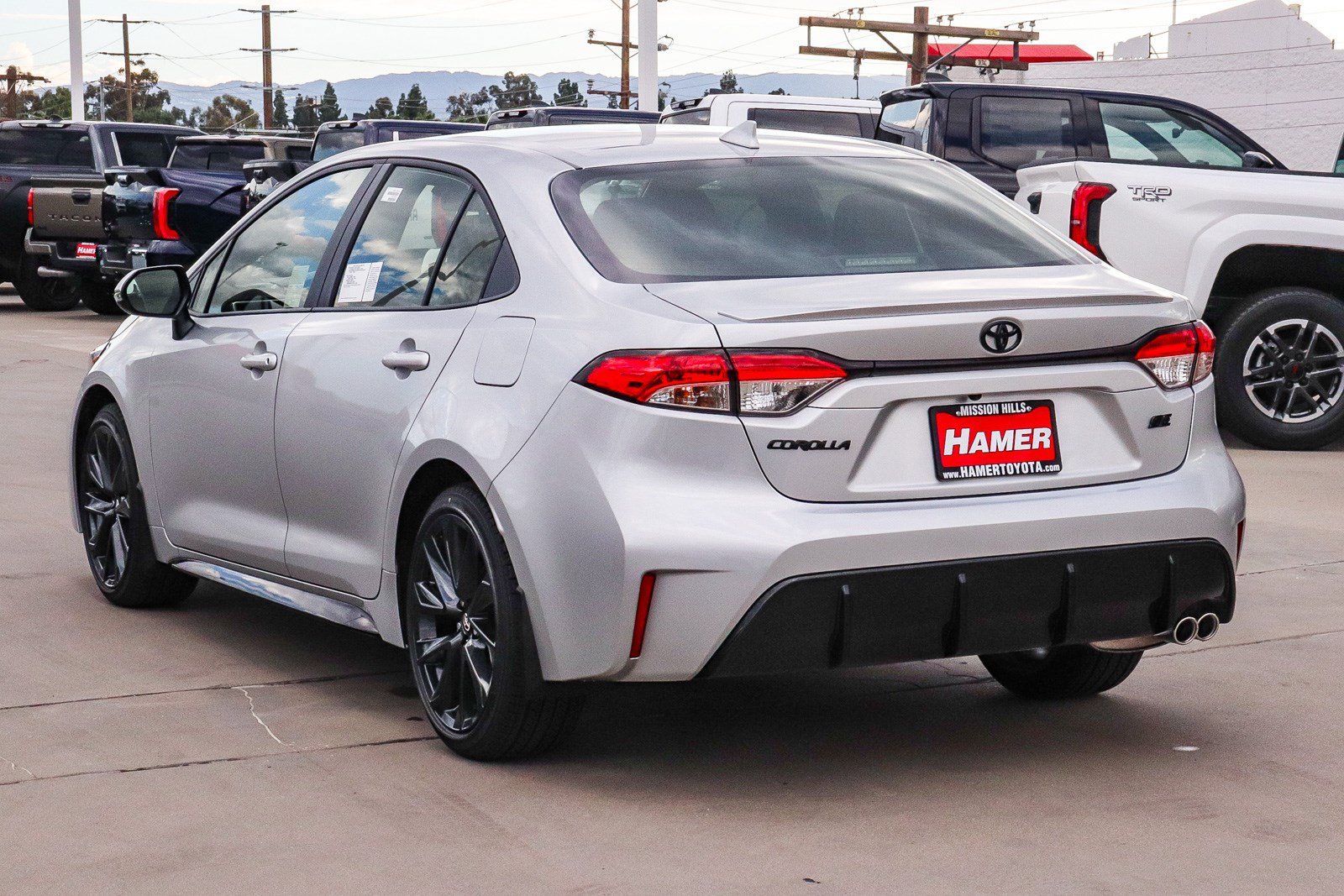 New 2027 Classic Silver Metallic Toyota  SE image 4