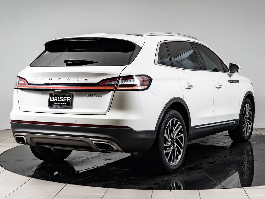 Used 2020 Pristine White Lincoln Reserve image 10