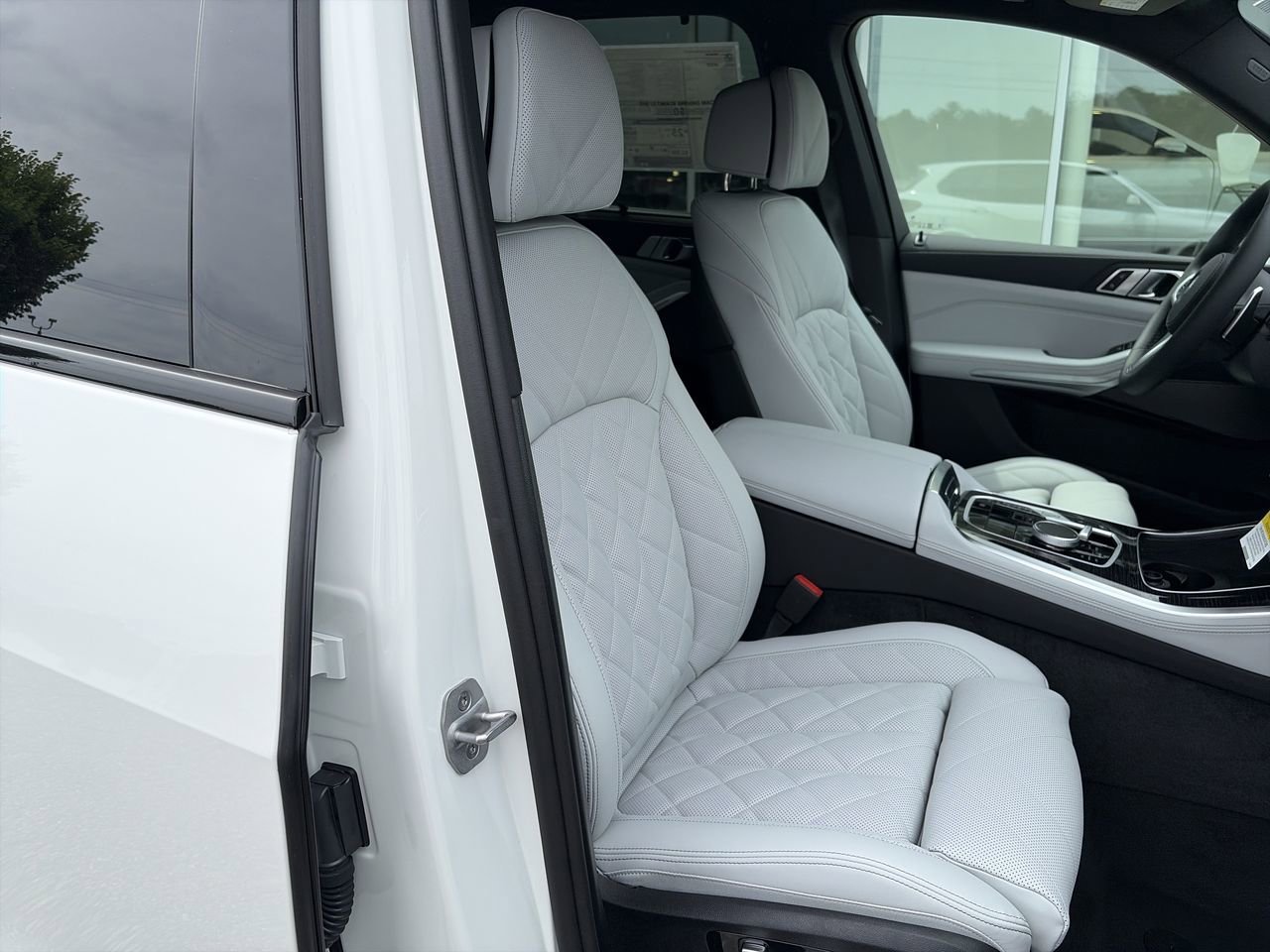 New 2026 Alpine White BMW xDrive40i image 37