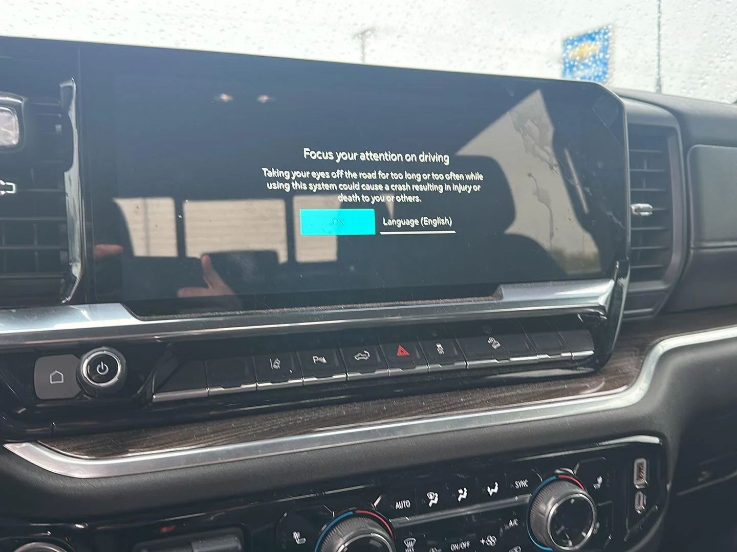 Used 2024 Summit White Chevrolet LT image 7