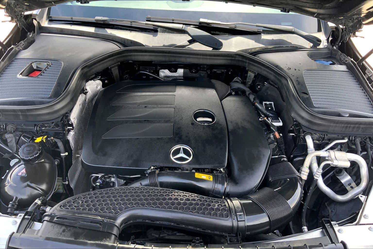 Used 2021 Graphite Grey Metallic Mercedes-Benz GLC 300 image 27