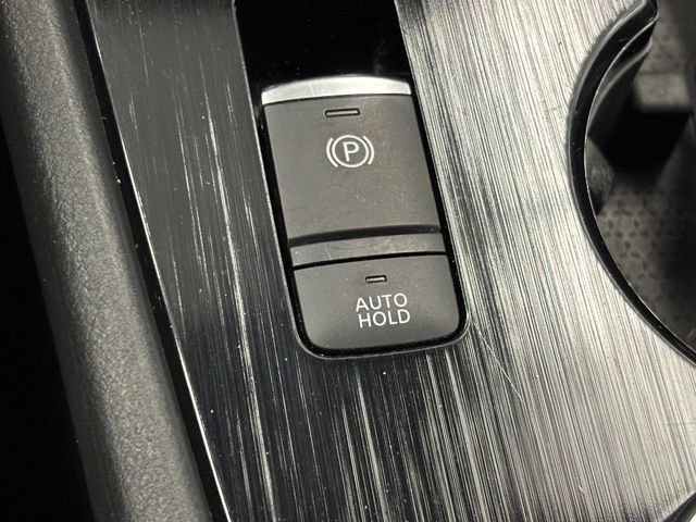 Used 2022 Red Nissan SV image 32