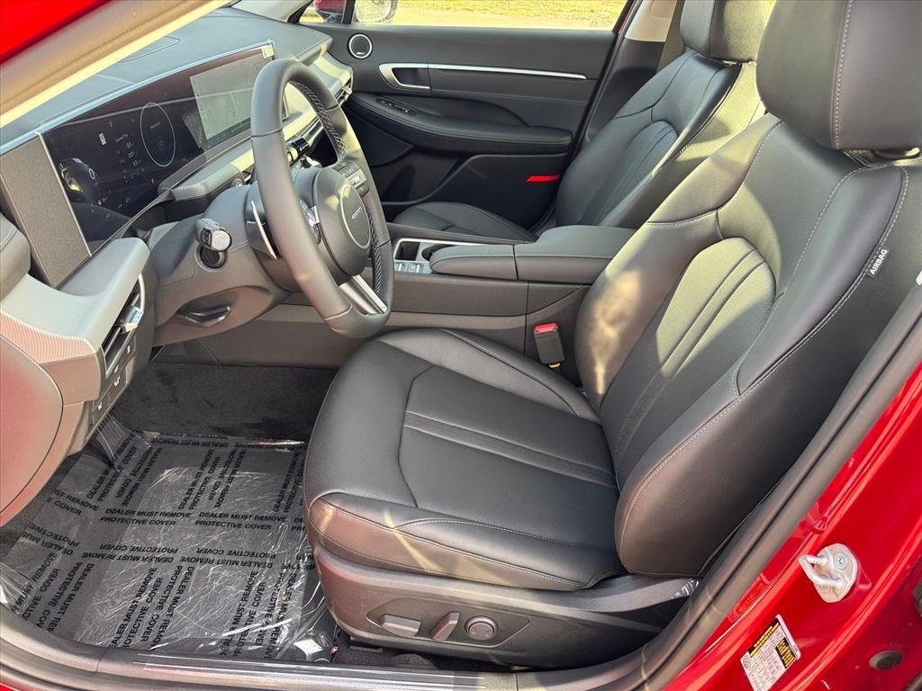 2026 Hyundai Sonata Hybrid Limited photo 3