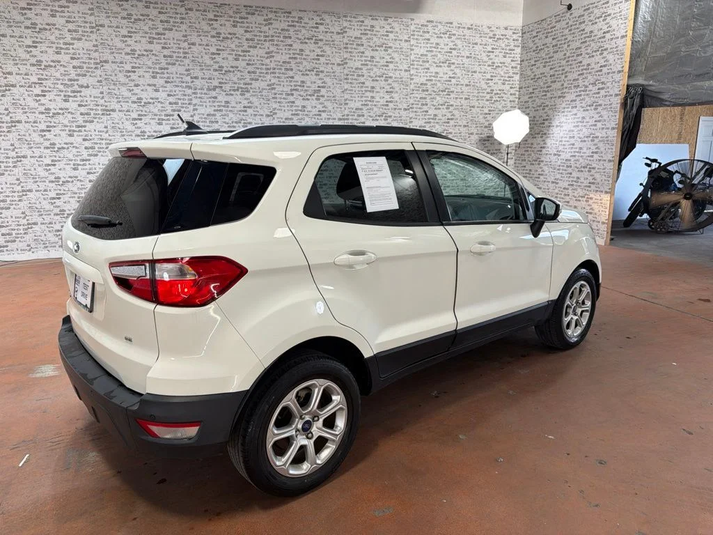 Used 2021 White Ford SE image 7
