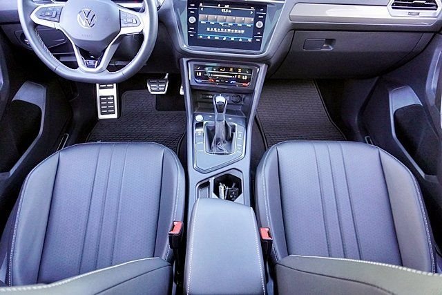 Used 2023 Silver Volkswagen 2.0T SE R-Line Black image 21