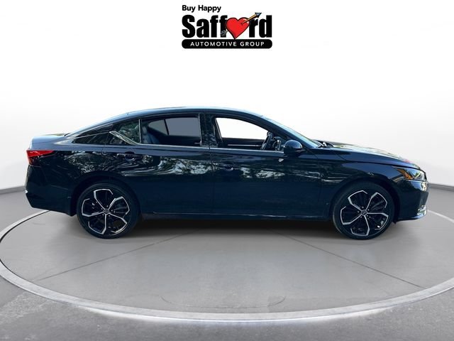 Used 2024 Black Nissan 2.5 SR image 4
