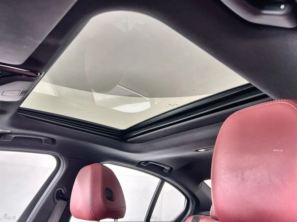 Used 2025 White BMW 330i image 16