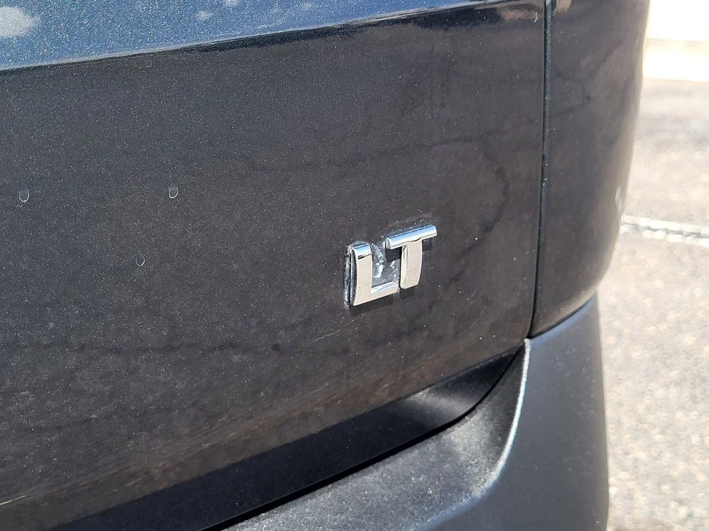 Used 2019 GRAPHITE METALLIC Chevrolet LT Cloth image 9