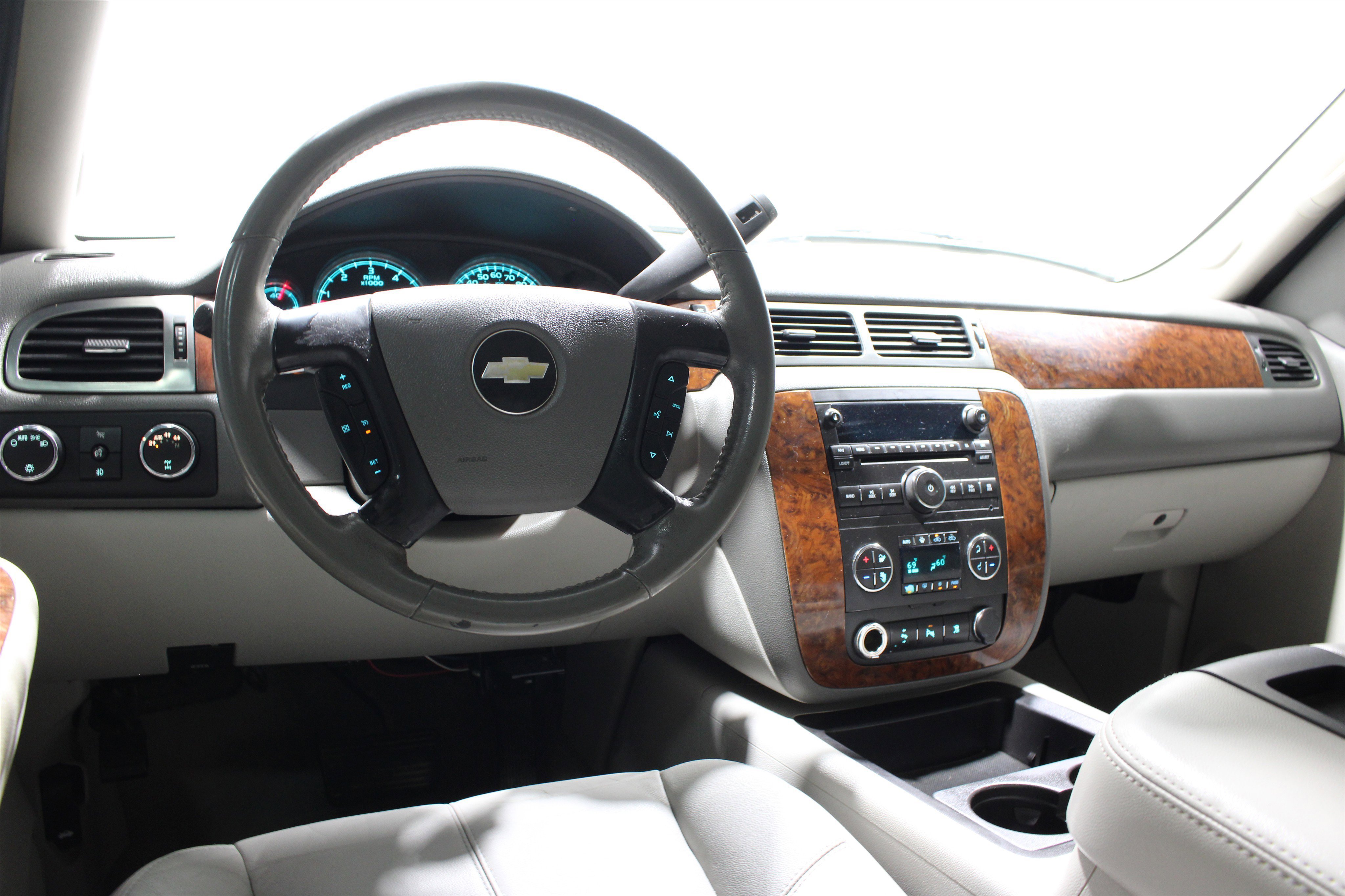 Used 2007 Chevrolet Avalanche LT with VIN 3GNEK12337G100362 for sale in Wichita, KS